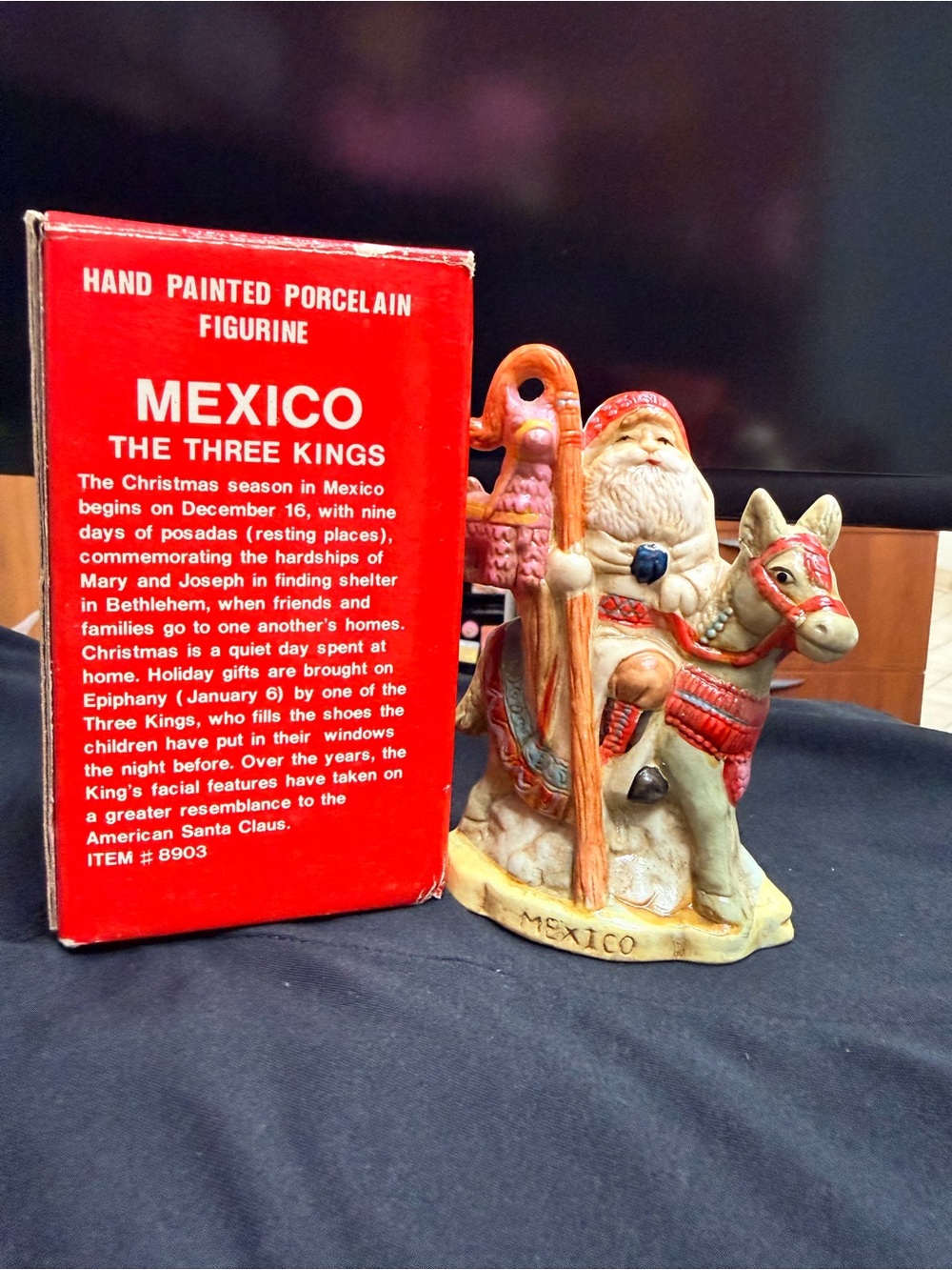 Vintage Santas Around the World Porcelain Figurines w/ Original Boxes Set of 3.